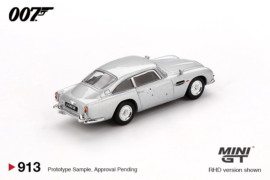 MINIGT BL SKYFALL 007
